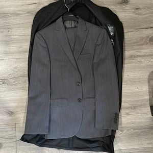 Slim fit Egara 100% Wool suit